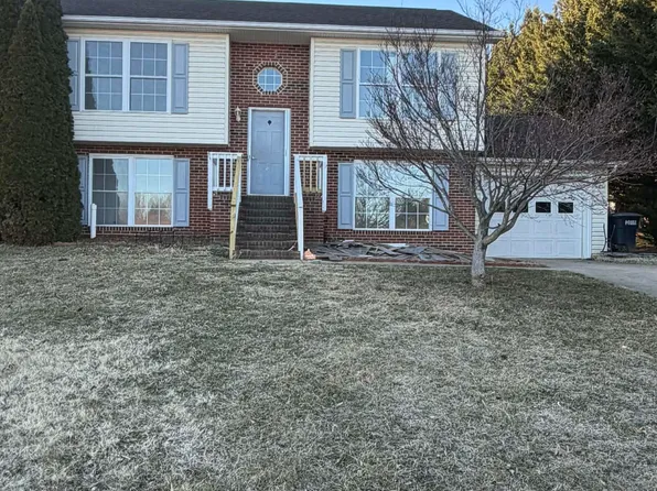 1421 Stonechris Dr, Harrisonburg, VA 22802
