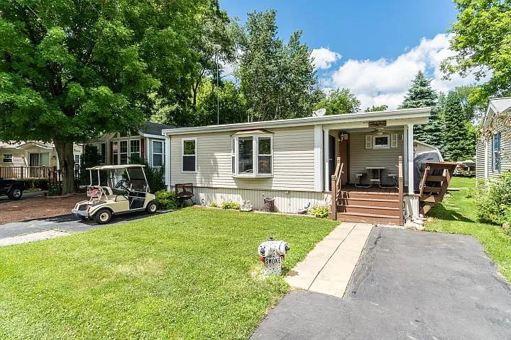 W5229 Surfwood Dr photo 1