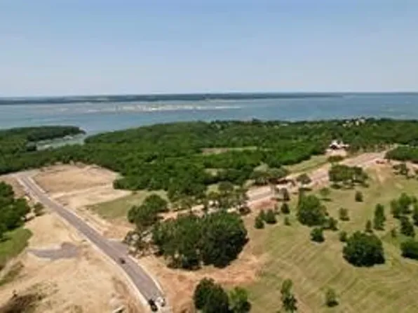 43 S Crescent Dr, Pottsboro, TX 75076