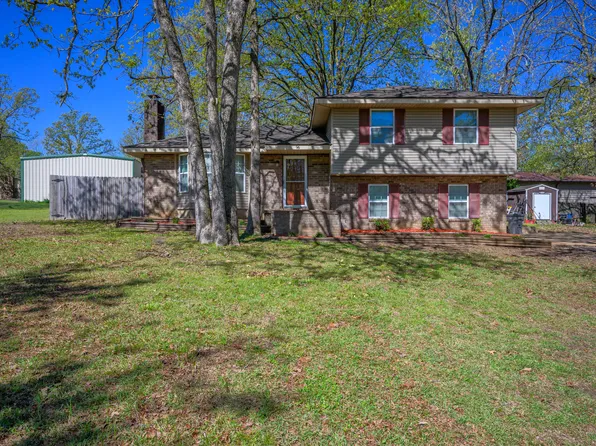 96 Luster St, Batesville, AR 72501