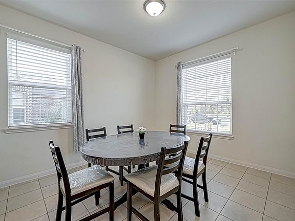 4th image of 1306 Diamond Drape Dr
