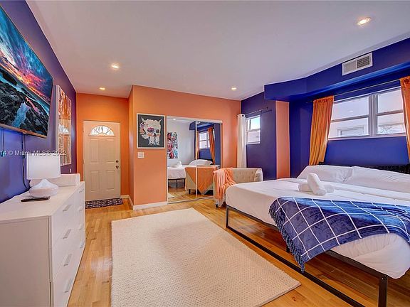 5th image of 524 NW 35th St #3