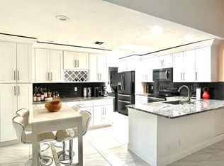 3002 Waterview Cir, Palm Springs, FL 33461