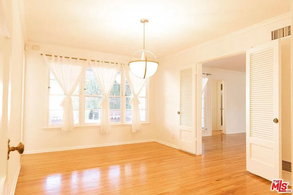 3 bed, 1645 sqft, $7,300 — Photo 4