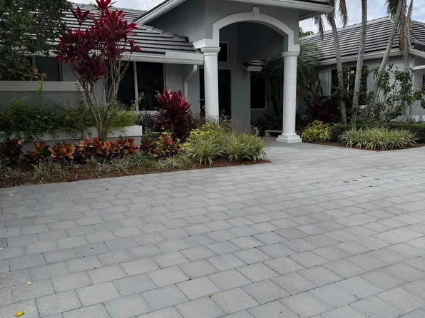 5761 Paddington Way, Boca Raton, FL 33496