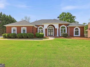 110 Lake Park Ct, Sharpsburg, GA