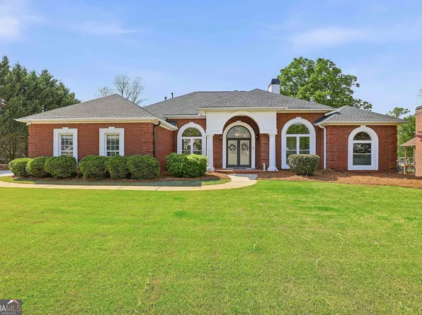 110 Lake Park Ct, Sharpsburg, GA 30277