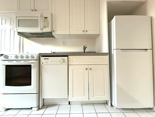 Rented by Corcoran | media 2