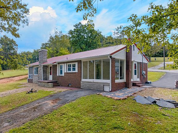 2nd image of 535 Valley View Dr