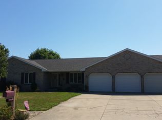 122 Arrow Dr, Divernon, IL 62530
