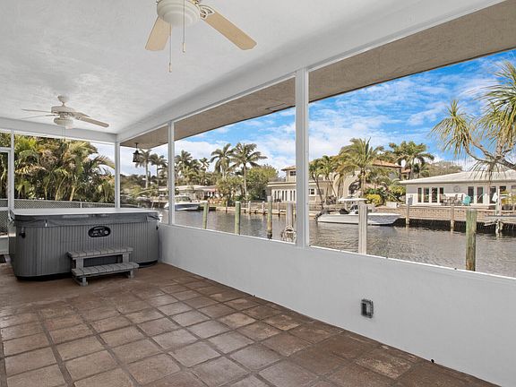 5th image of 2537 SE 10th Court