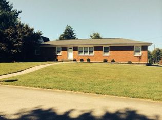 8206 Ardenia Ln, Louisville, KY 40228