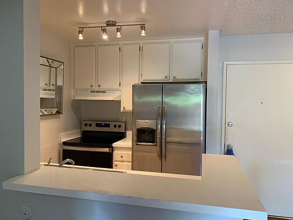 5th image of 15425 Sherman Way APT 102