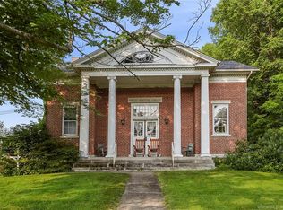 5976 Main St, Trumbull, CT 06611