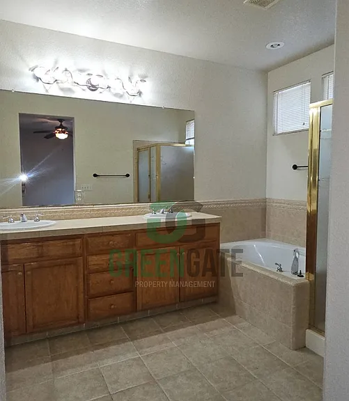 571 Zurich Dr — Photo 39