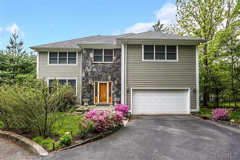 1st image of 8 Mountainview Ave