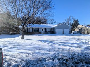 39094 Riverside Ct, North Branch, MN 55056