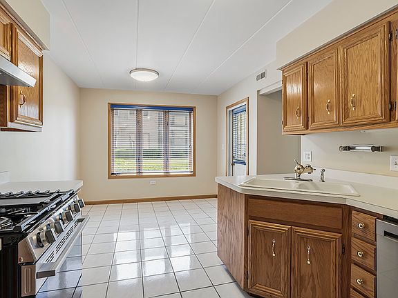 2nd image of 13934 Lavergne Ave APT 801