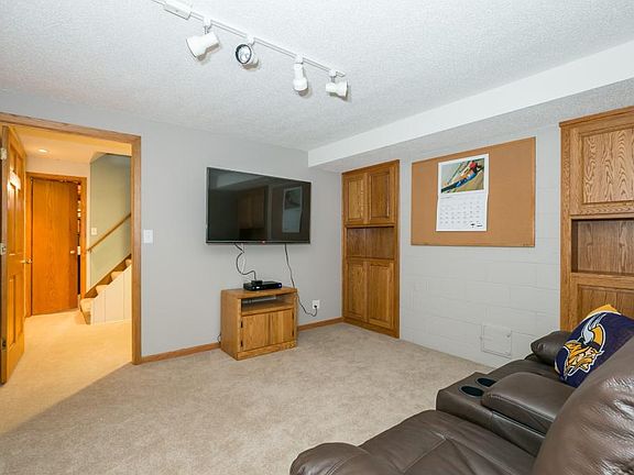5th image of 3400 Highland Dr