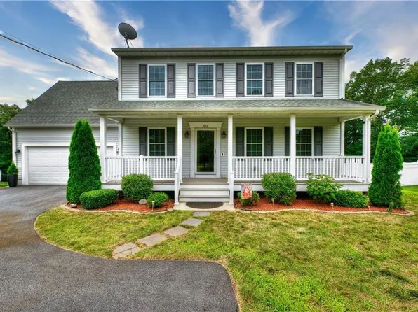 292 Station St, Coventry, RI 02816
