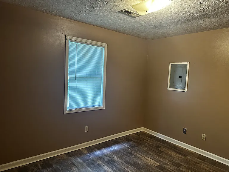1134 Ferrell St — Photo 4
