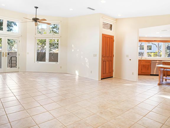 4th image of 929 Olive Ave