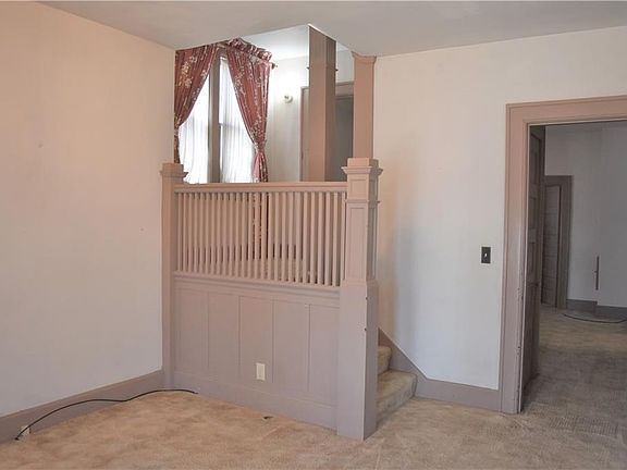 4th image of 600 W North St