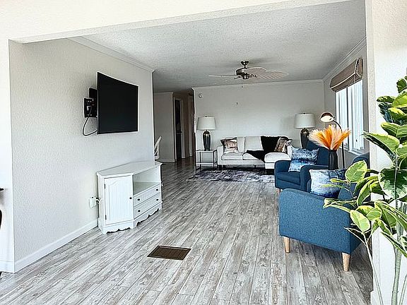 3rd image of 54 La Costa Dr
