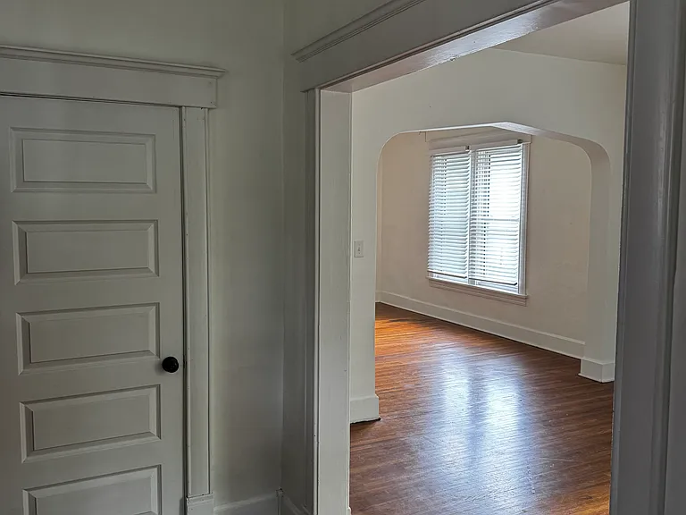 409 E Baldwin Ave — Photo 2