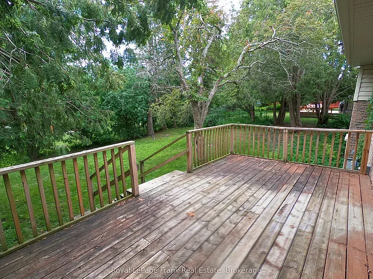 1167 Weller St #MAIN FLOOR — Photo 3
