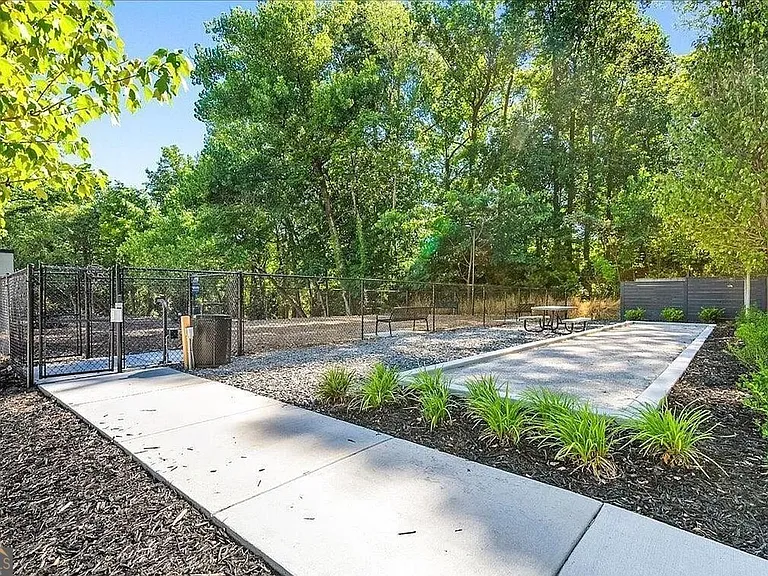 1300 Chelsea Cir NW — Photo 36