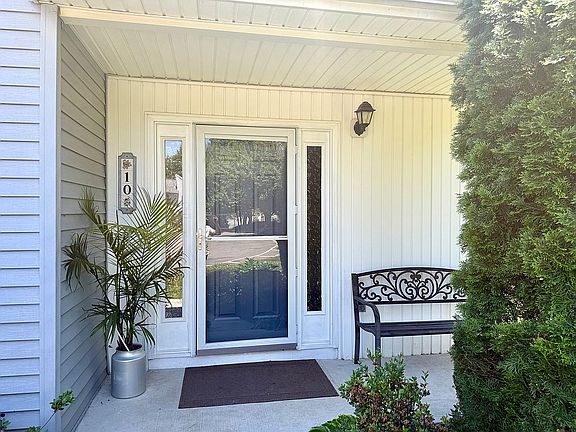 2nd image of 10 Scotto Pl