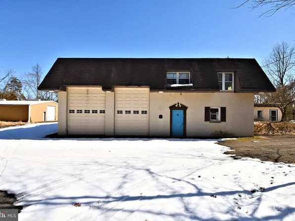 4365 Upper Ridge Rd, Pennsburg, PA 18073