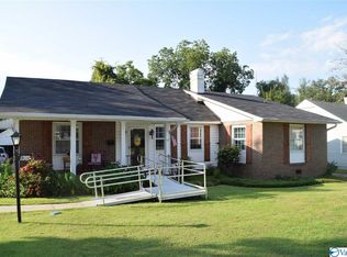 908 Oakview Ave, Gadsden, AL 35901
