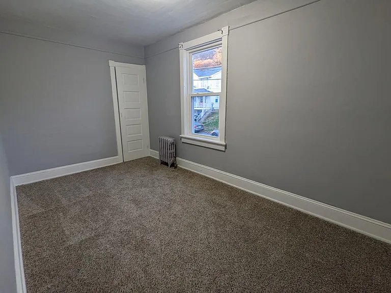 315 N Heller Ave — Photo 17