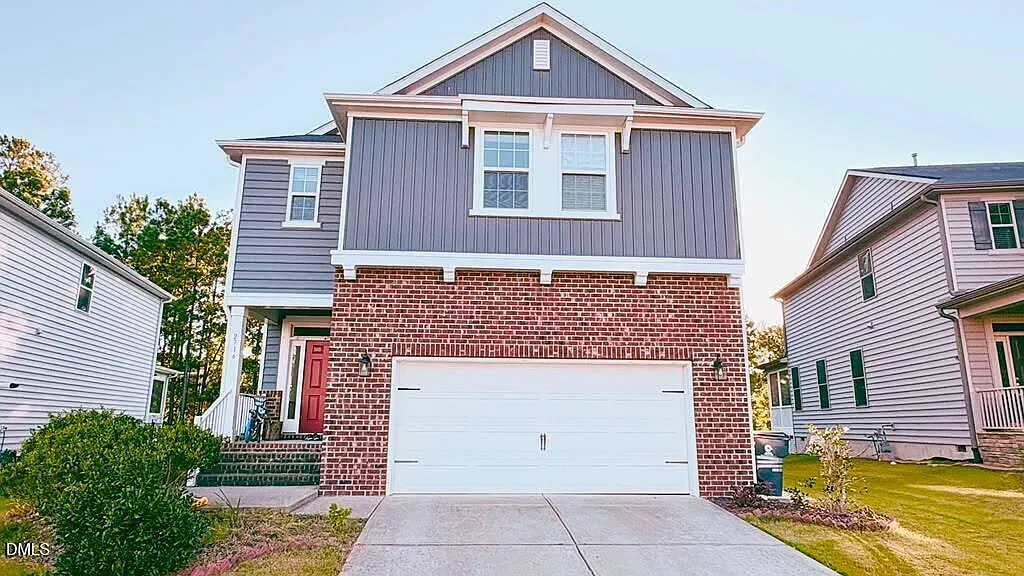 4 bed, 2.5 bath, 2482 sqft, $2,549 — Photo 1