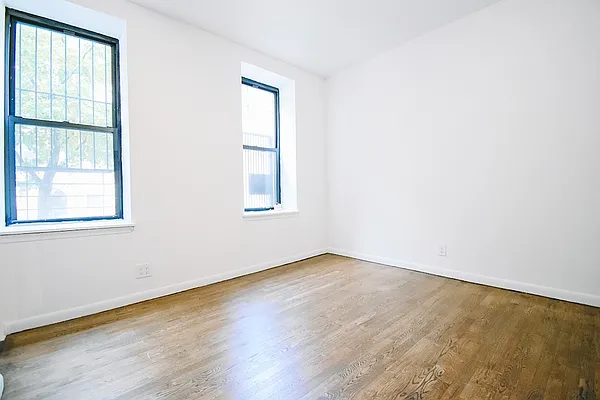 Rented by Monarch Realty Holdings | media 6