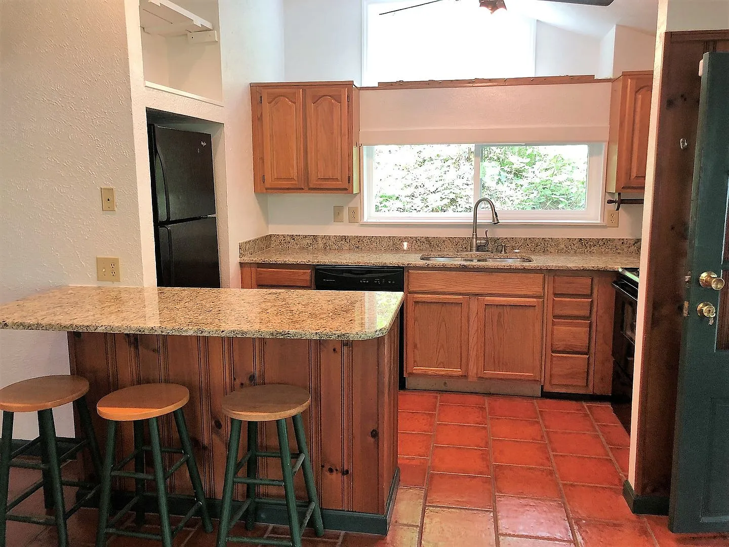 Two Bedroom Cottage in Montgomery County — Photo 3