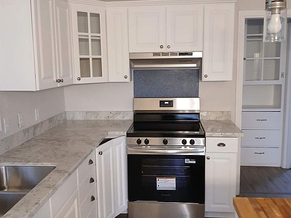 3rd image of 2583 Reservoir Ln