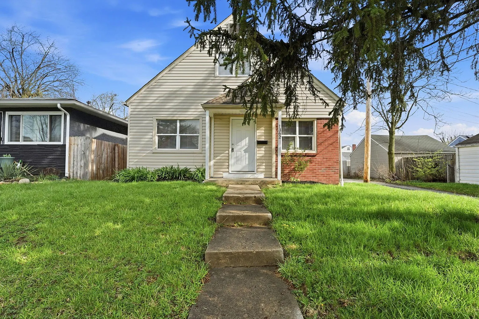 1362 Clinton St photo 1