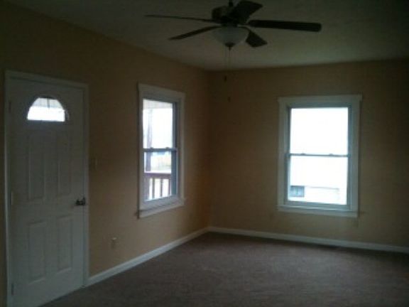 4th image of 1915 Grandview Ave