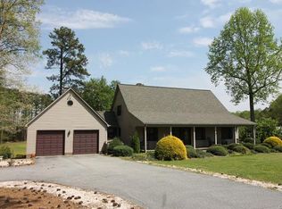 2734 Cottage Rd, Blackstone, VA 23824