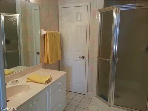 4th image of 2324 Hidden Lake Dr APT 6