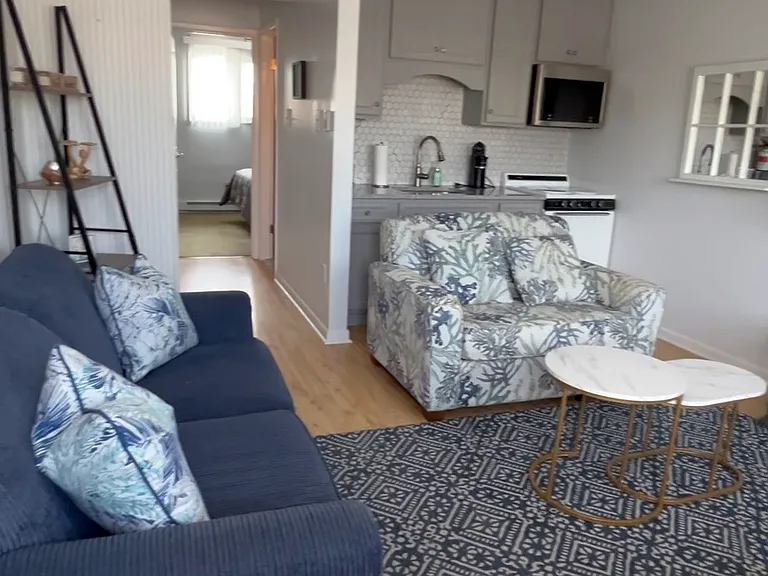1027 Ocean Ave #18 — Photo 2