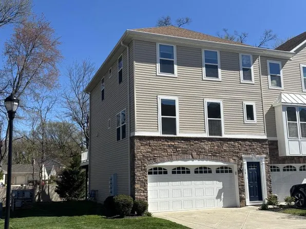 16 Regency Ct, Cherry Hill, NJ 08002