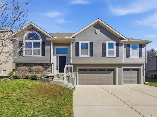 601 Crestridge Dr, Kearney, MO 64060