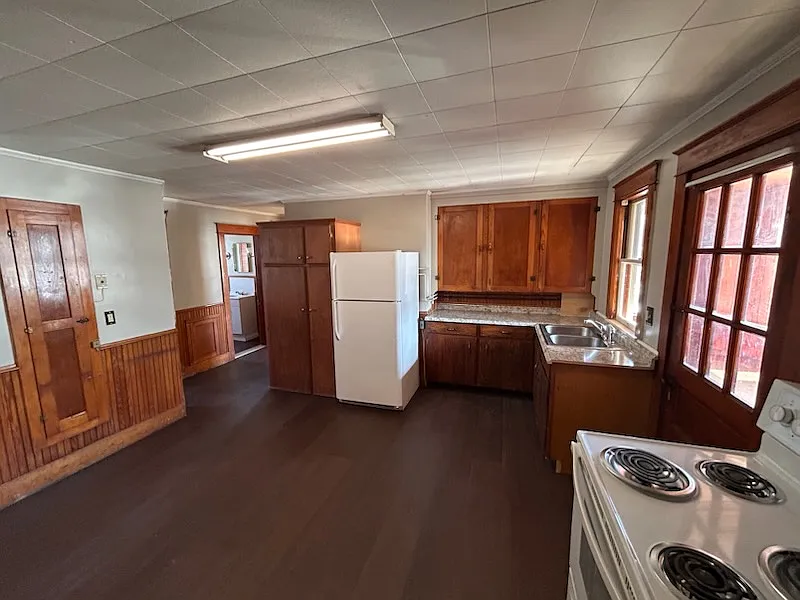 2 bed, 900 sqft, $1,300 — Photo 2