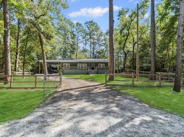 495 Oak Tree Dr, Point Blank, TX 77364