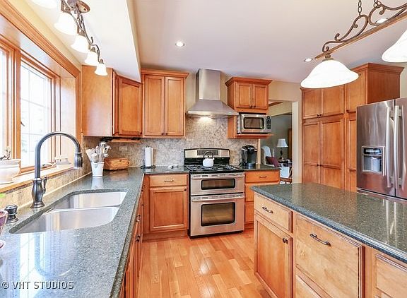 5th image of 225 Hilltop Ln