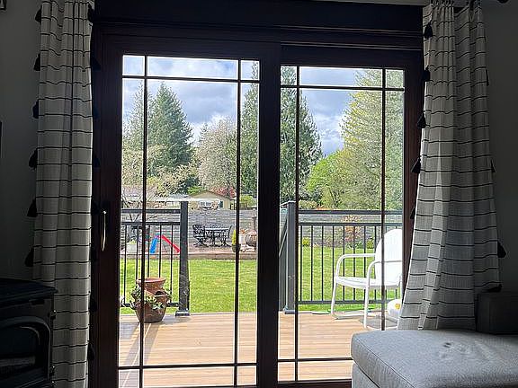 4th image of 629 Maloney Pl NE
